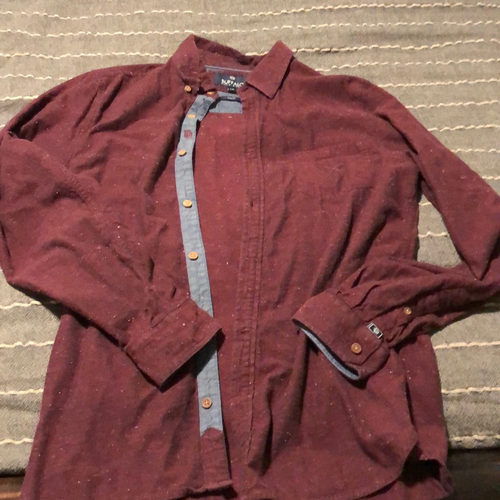Hardly worn slim fit button up
